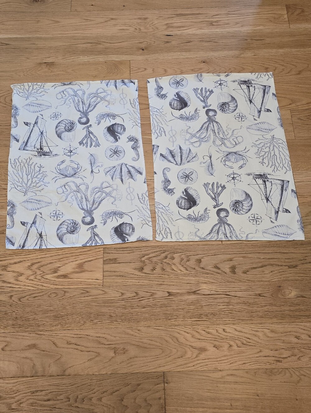Williams Sonoma Maritime Sealife Oilcloth Blue Kitchen Nautical Ocean Tea Towels